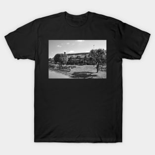 Traditional Norfolk pub in rural England T-Shirt